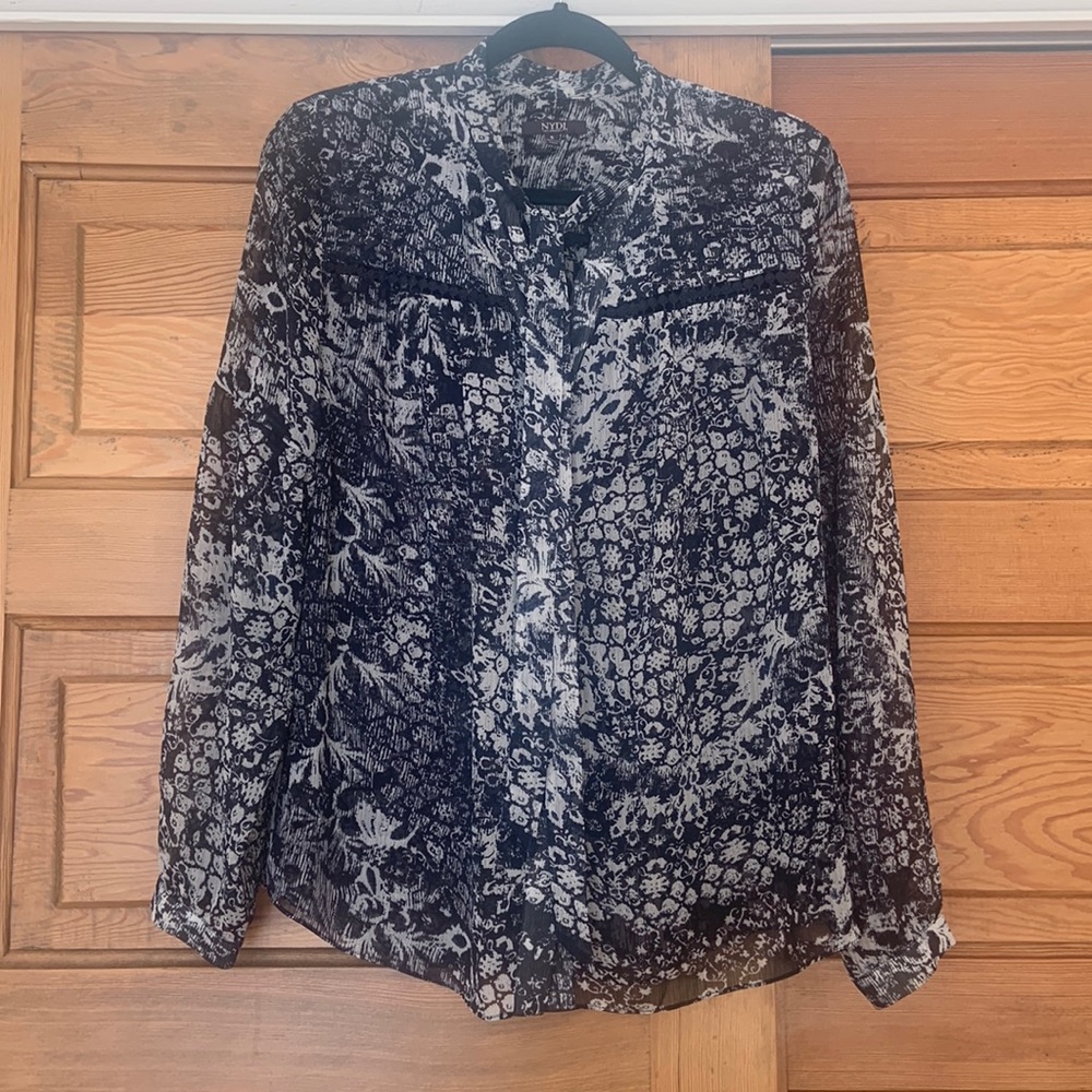 NYDJ navy/ black and white blouse